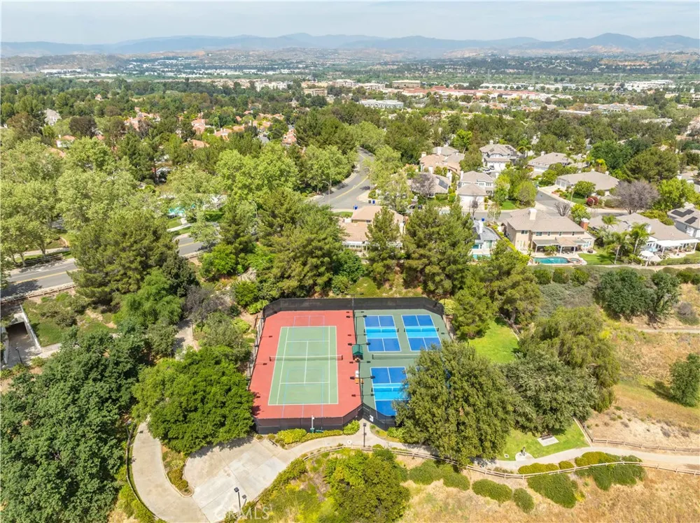24526 Windsor Drive #A Valencia, CA 91355