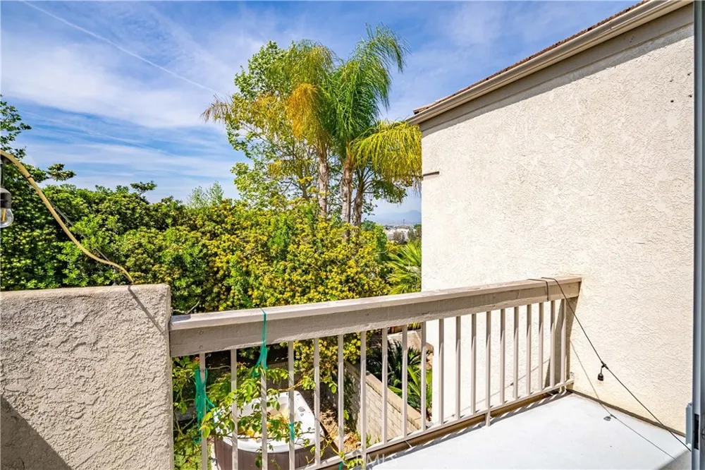 24526 Windsor Drive #A Valencia, CA 91355