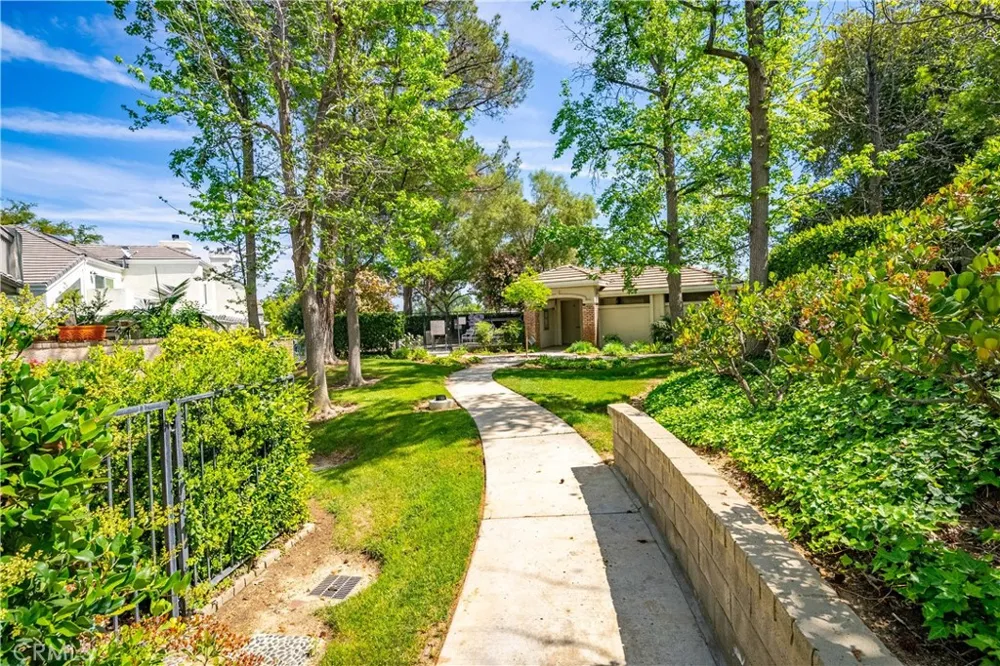 24526 Windsor Drive #A Valencia, CA 91355