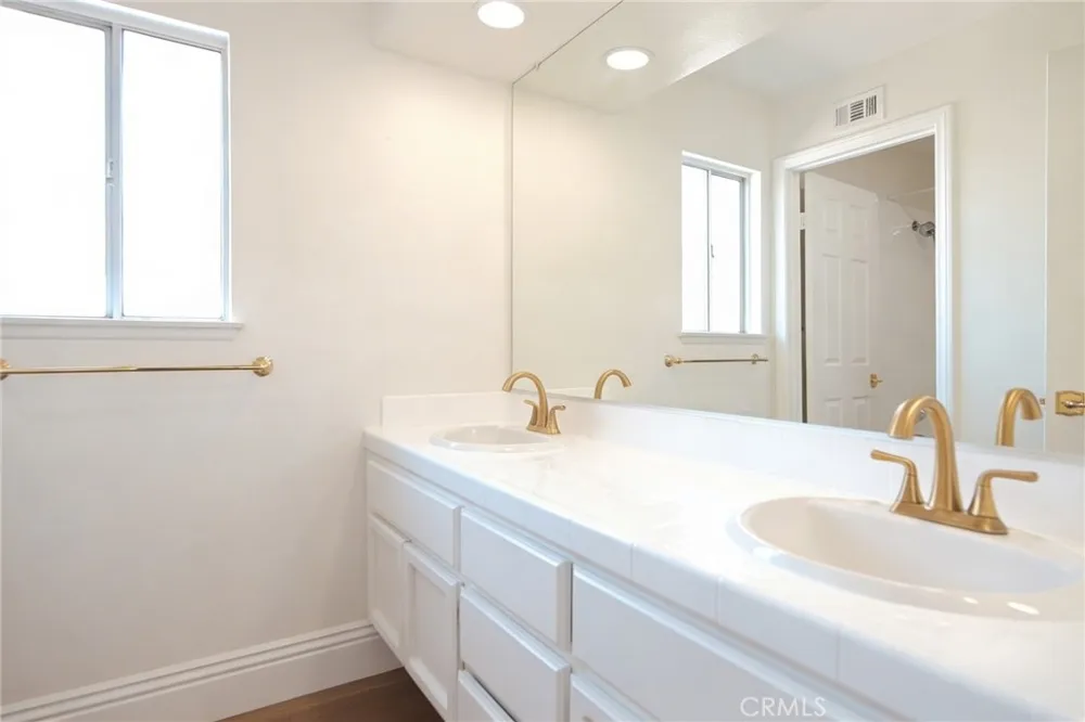 24526 Windsor Drive #A Valencia, CA 91355