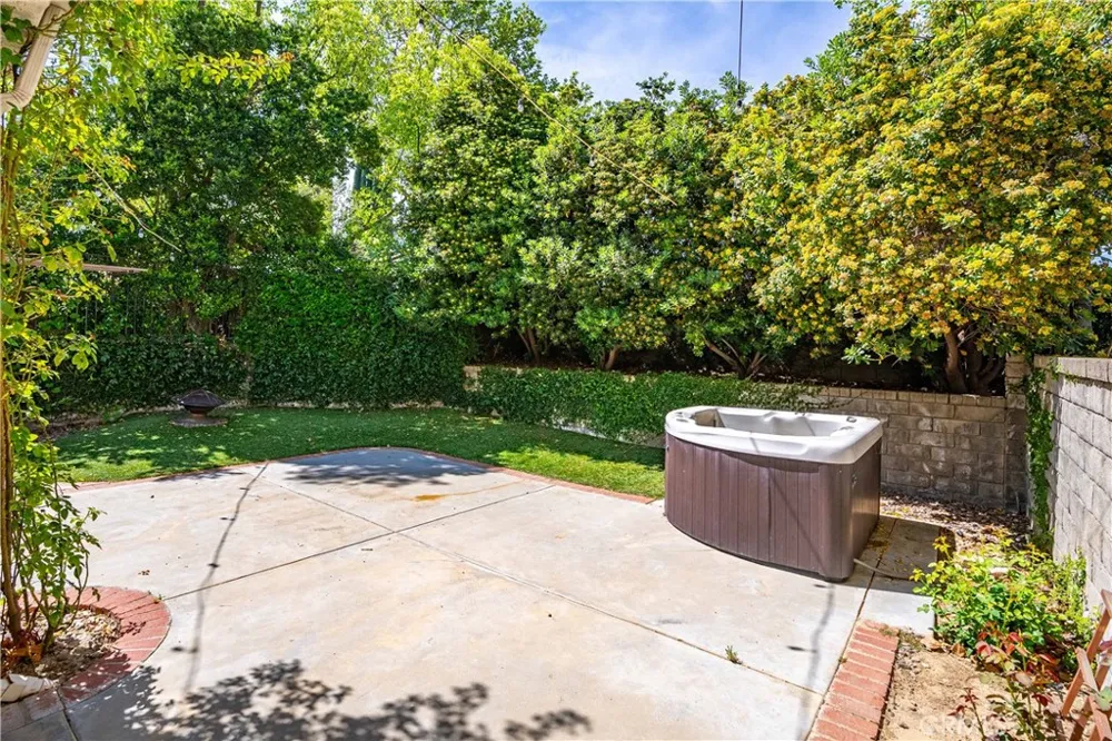 24526 Windsor Drive #A Valencia, CA 91355