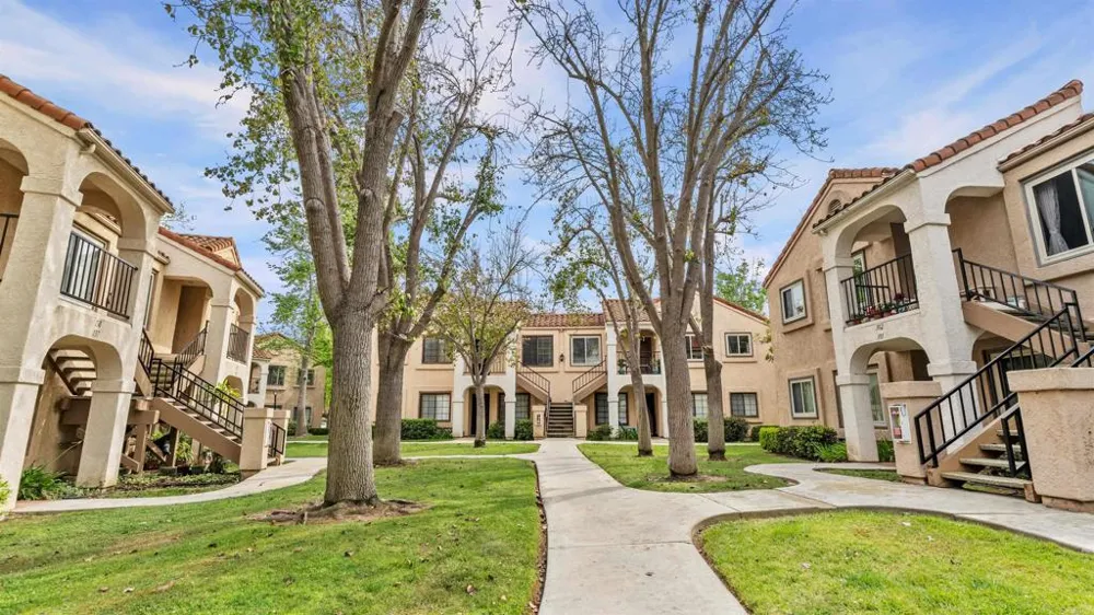 10684 Dabney Drive #106 San Diego, CA 92126
