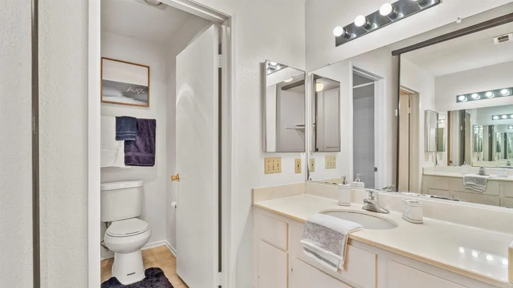 10684 Dabney Drive #106 San Diego, CA 92126
