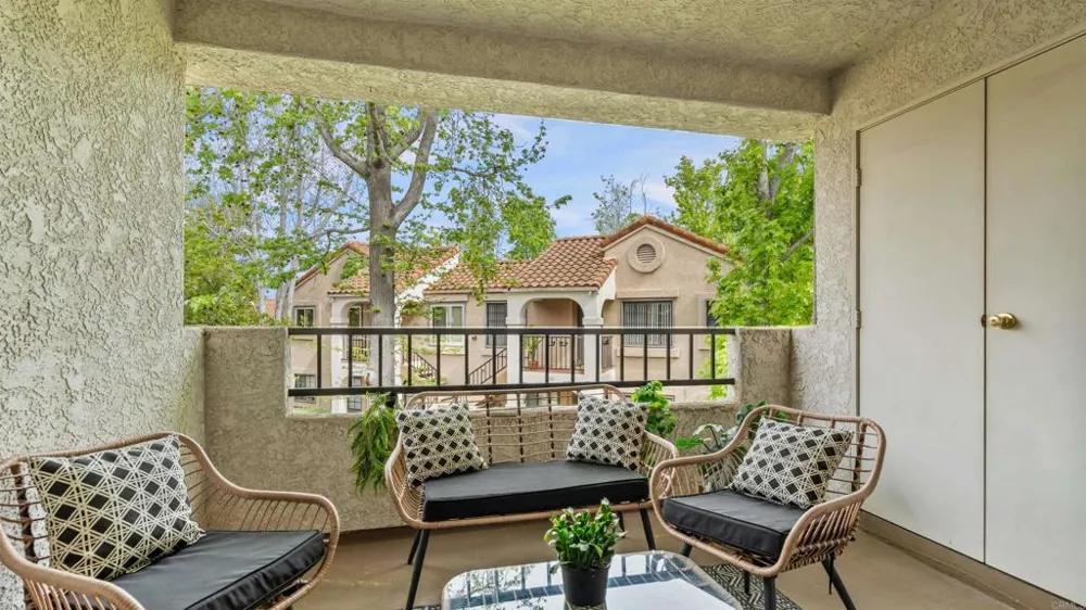 10684 Dabney Drive #106 San Diego, CA 92126