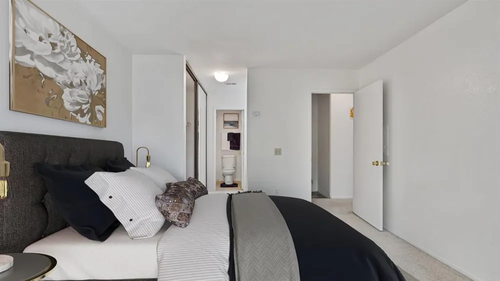 10684 Dabney Drive #106 San Diego, CA 92126