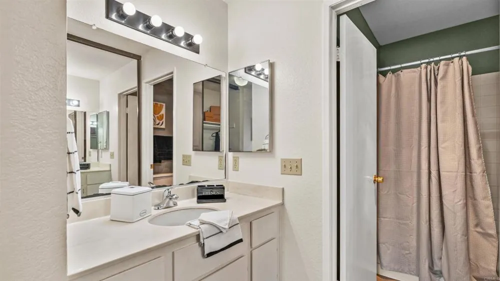 10684 Dabney Drive #106 San Diego, CA 92126