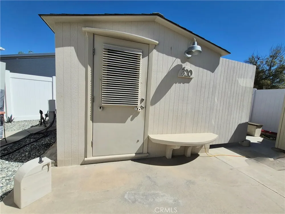 1295 S Cawston Avenue Hemet, CA 92545