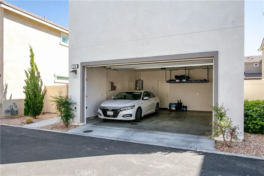 240 Natural Bridge Palmdale, CA 93551