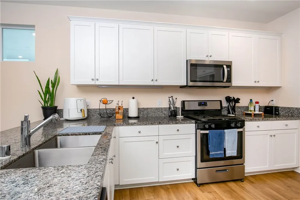 240 Natural Bridge Palmdale, CA 93551