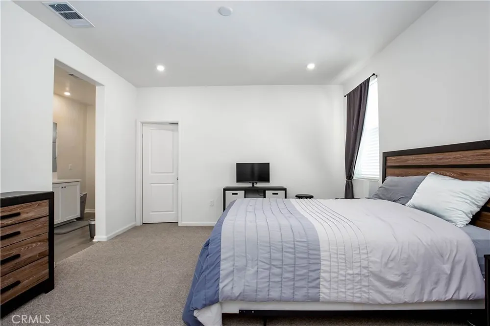 240 Natural Bridge Palmdale, CA 93551