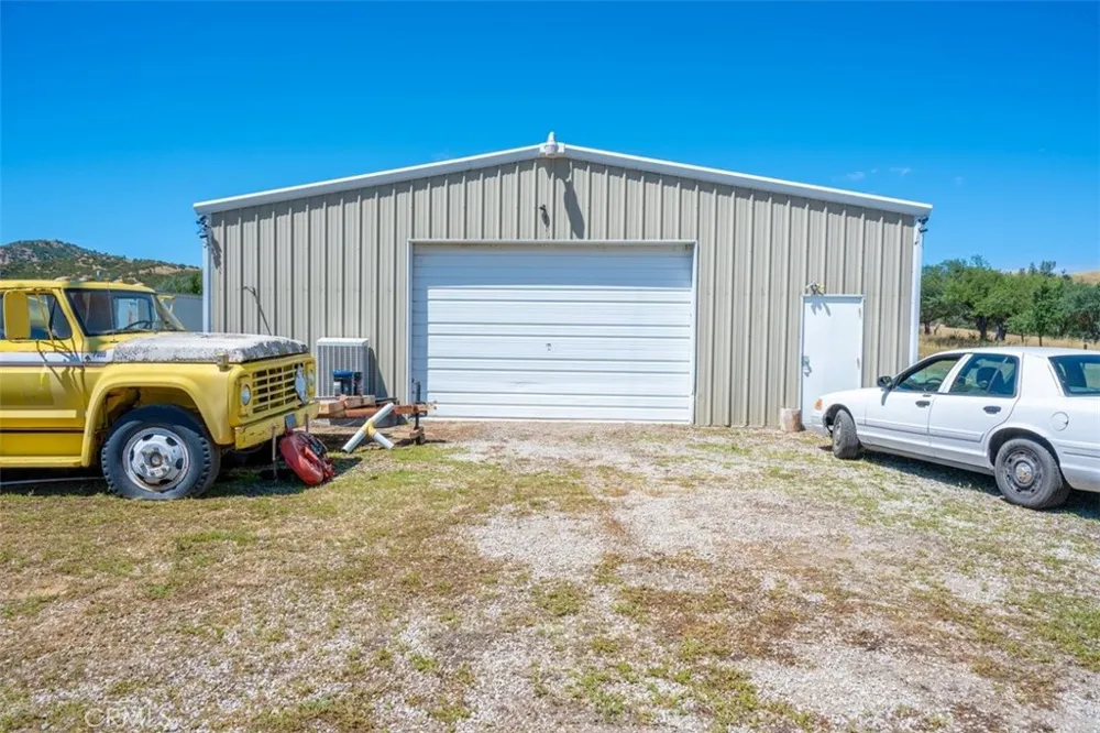 705 Calf Canyon Creston, CA 93432
