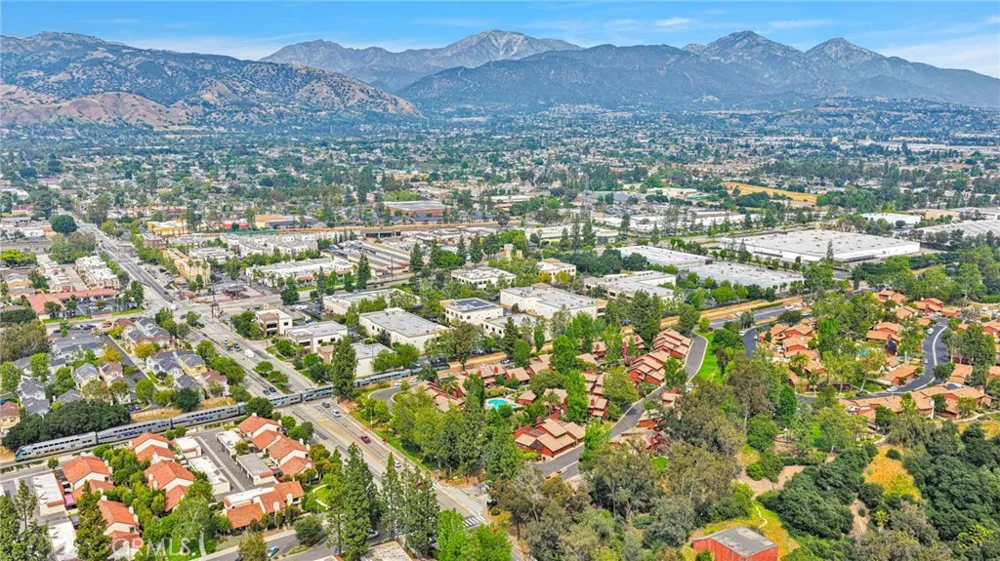 152 Cedar Creek San Dimas, CA 91773