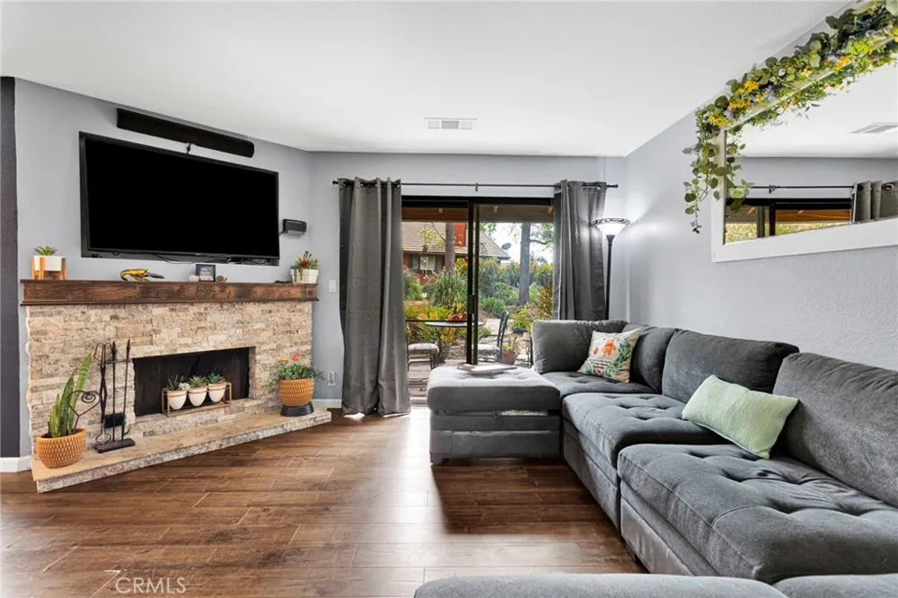 152 Cedar Creek San Dimas, CA 91773