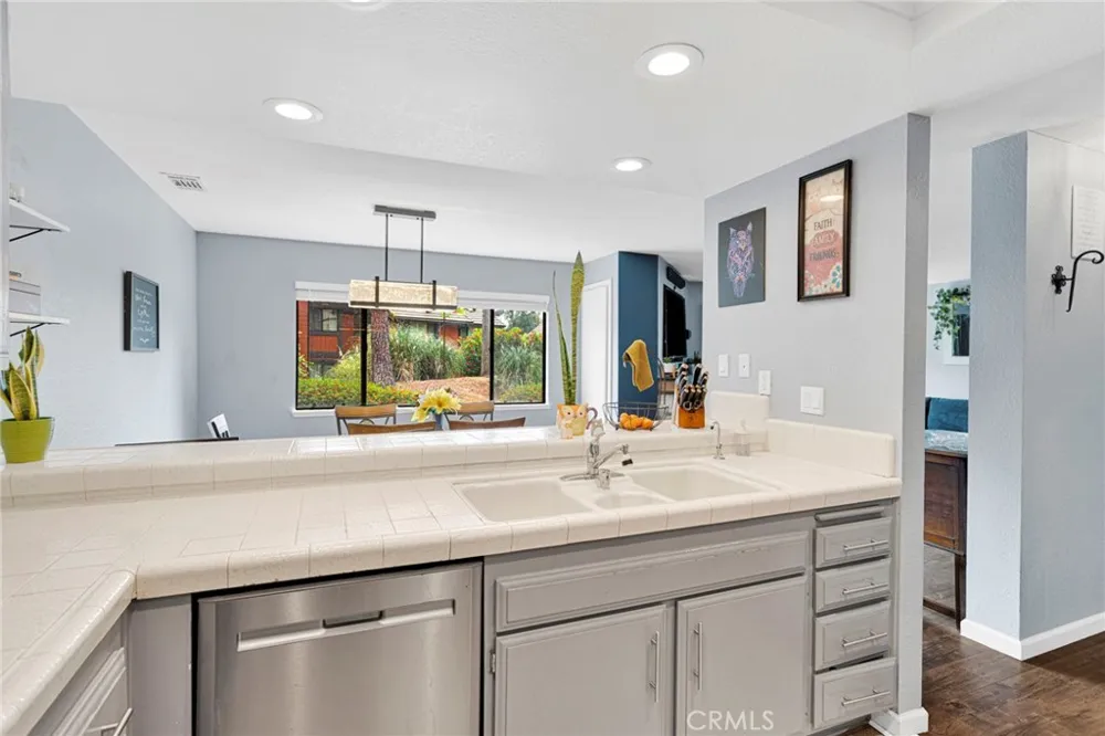 152 Cedar Creek San Dimas, CA 91773