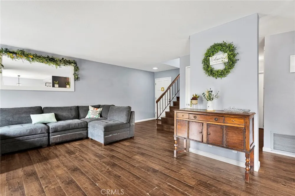 152 Cedar Creek San Dimas, CA 91773