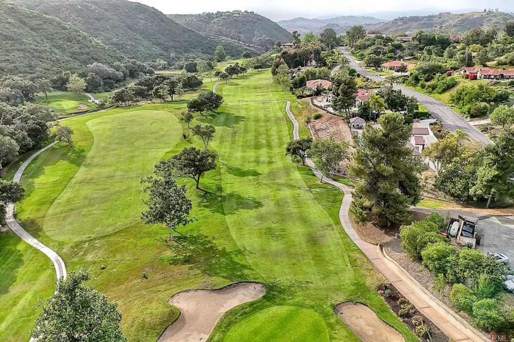 28758 Vista Valley Dr Vista, CA 92084