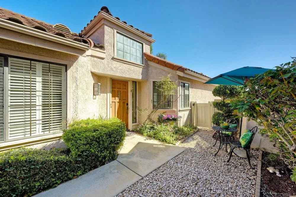 28758 Vista Valley Dr Vista, CA 92084
