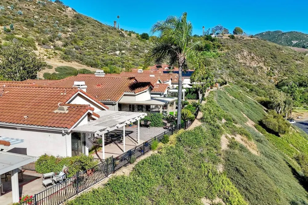 28758 Vista Valley Dr Vista, CA 92084