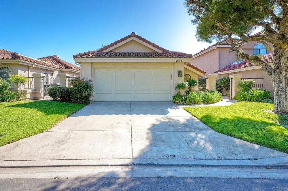 28758 Vista Valley Dr Vista, CA 92084