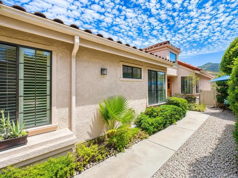 28758 Vista Valley Dr Vista, CA 92084