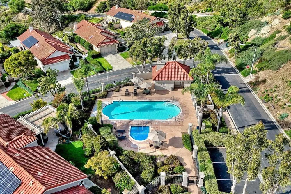 28758 Vista Valley Dr Vista, CA 92084