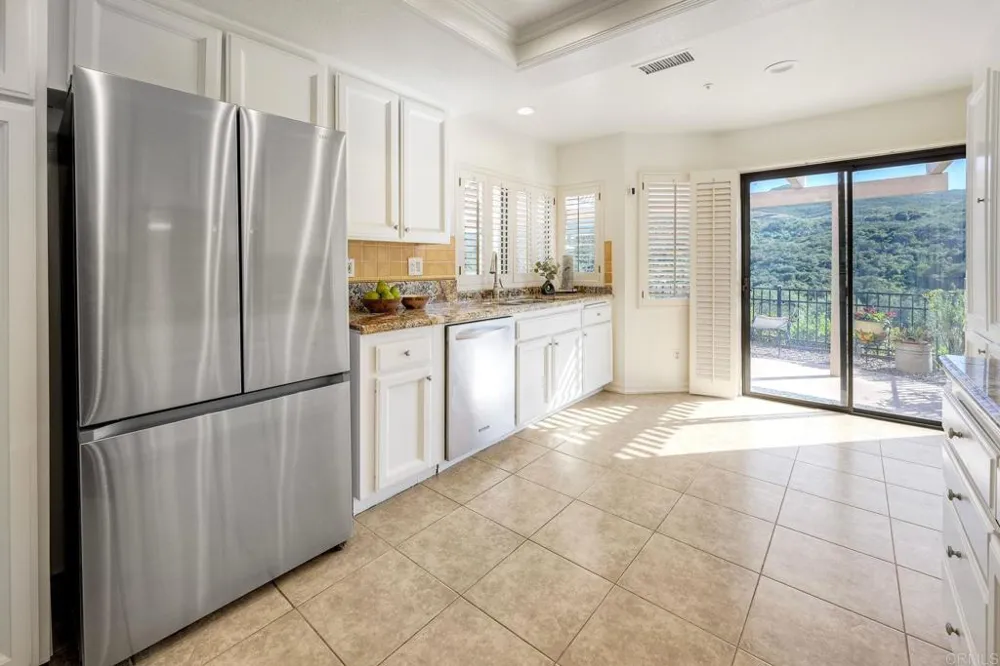 28758 Vista Valley Dr Vista, CA 92084