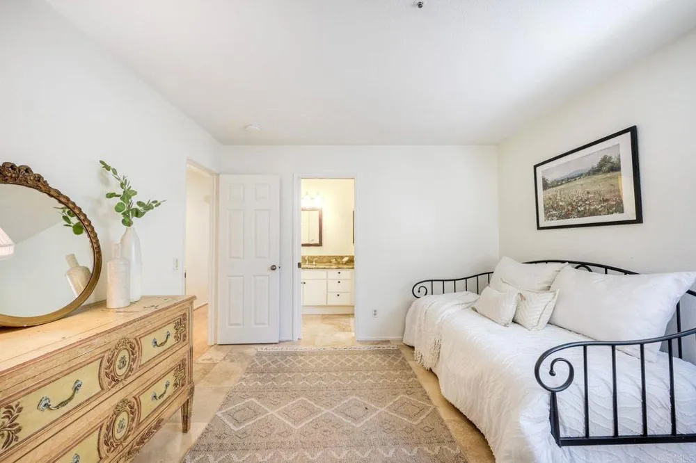 28758 Vista Valley Dr Vista, CA 92084