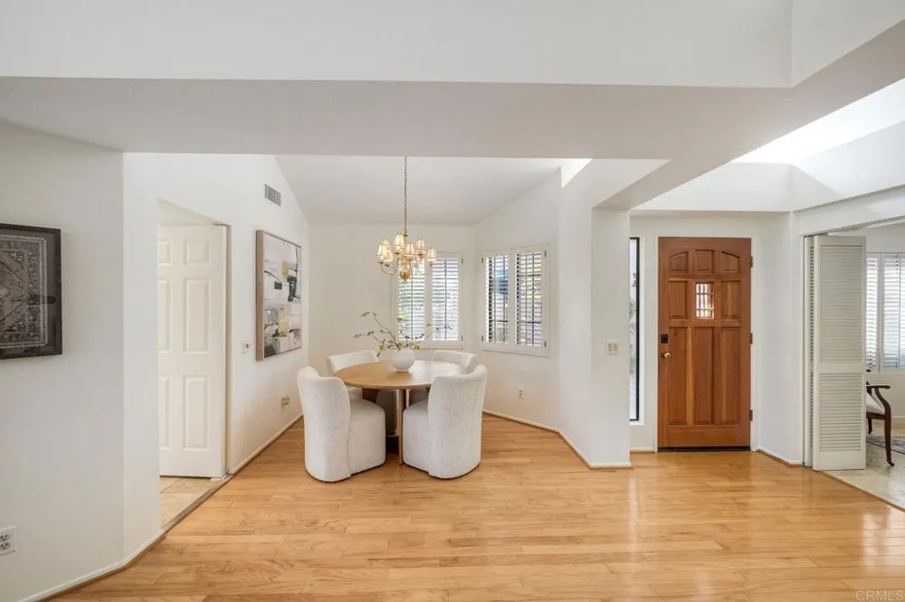 28758 Vista Valley Dr Vista, CA 92084