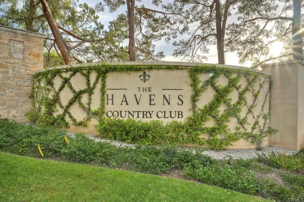 28758 Vista Valley Dr Vista, CA 92084