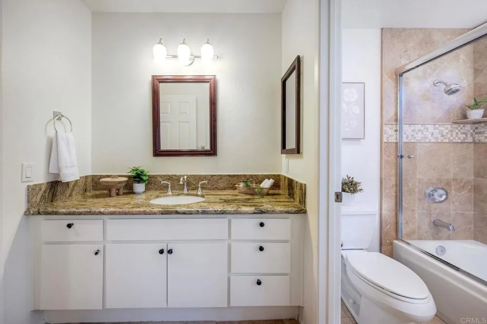 28758 Vista Valley Dr Vista, CA 92084