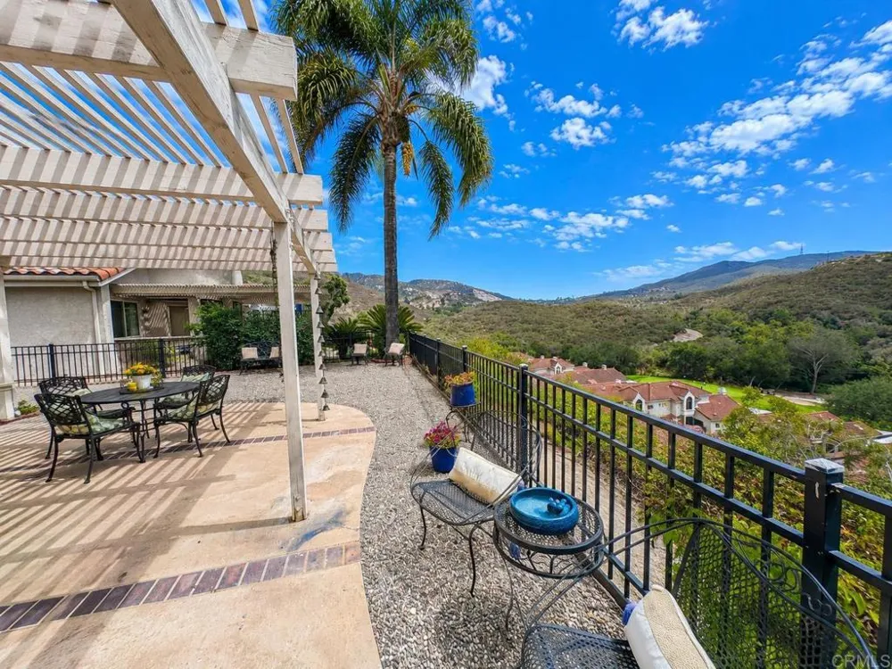 28758 Vista Valley Dr Vista, CA 92084