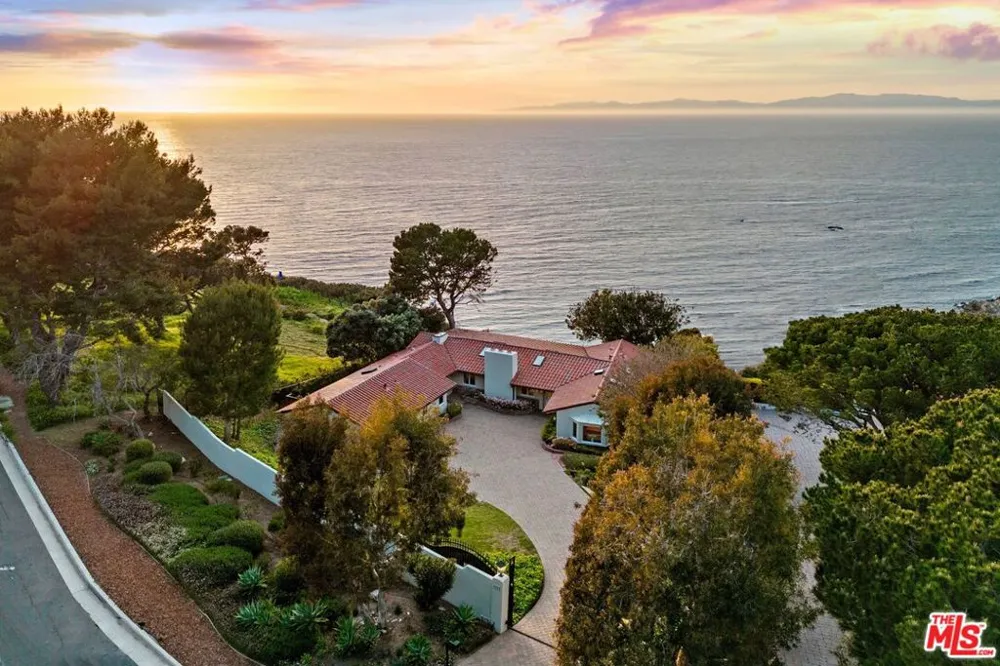 1115 Palos Verdes Drive Palos Verdes Estates, CA 90274