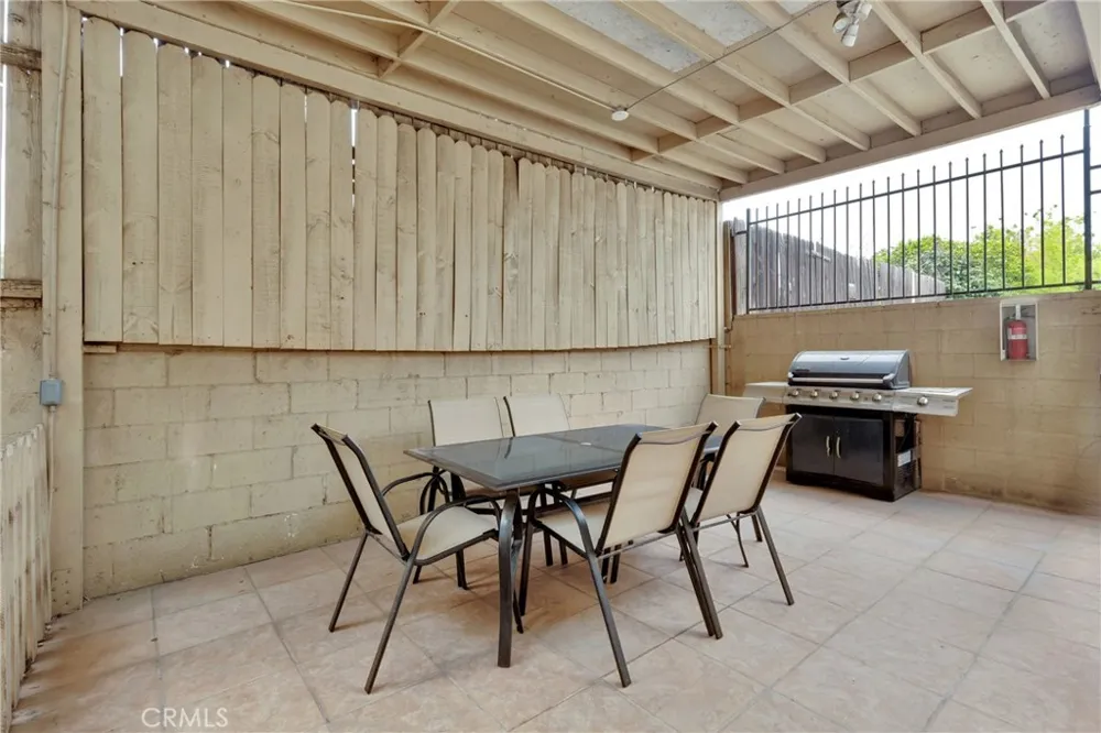 7124 Woodman #3 Van Nuys, CA 91405