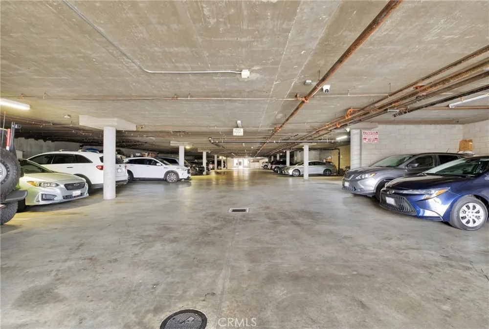 7124 Woodman #3 Van Nuys, CA 91405