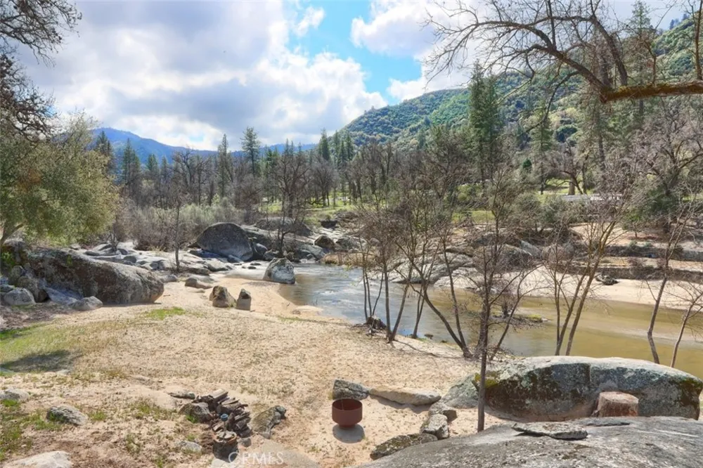 40957 Shandee Lane Ahwahnee, CA 93601