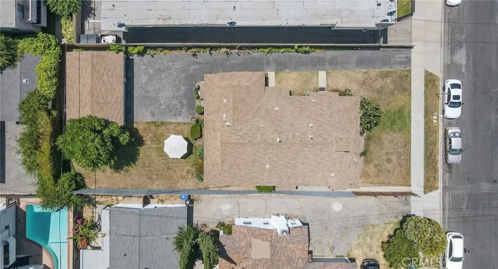 5238 Hermitage Valley Village, CA 91607