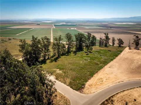 1785 Scenic View Way