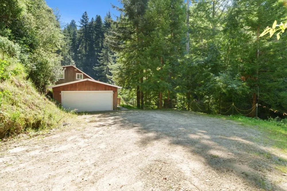 2950 Bear Canyon Road Los Gatos, CA 95033
