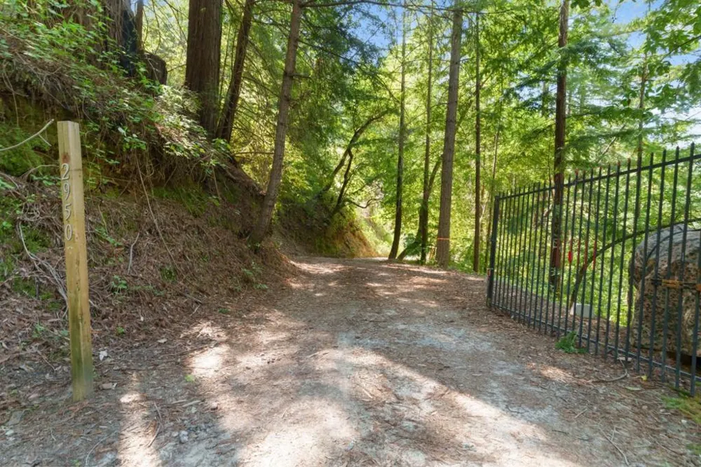 2950 Bear Canyon Road Los Gatos, CA 95033