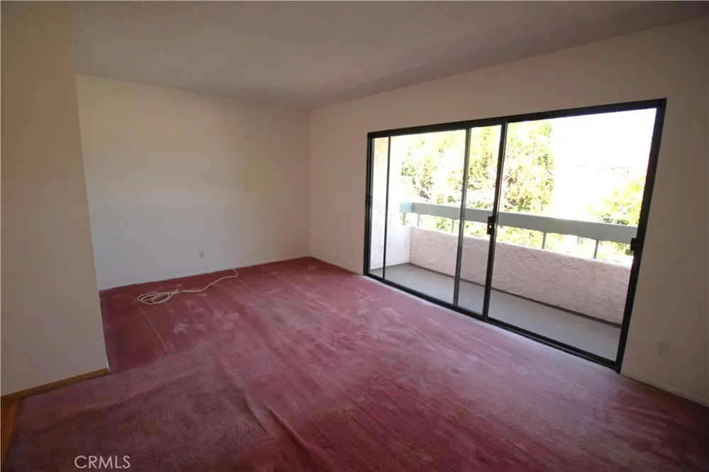 9906 Owensmouth #12 Chatsworth, CA 91311