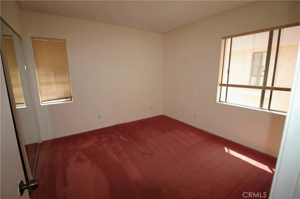 9906 Owensmouth #12 Chatsworth, CA 91311