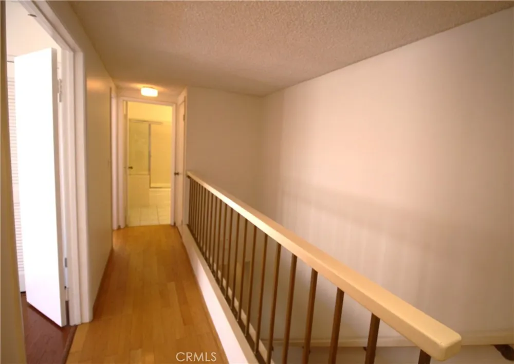 9906 Owensmouth #12 Chatsworth, CA 91311