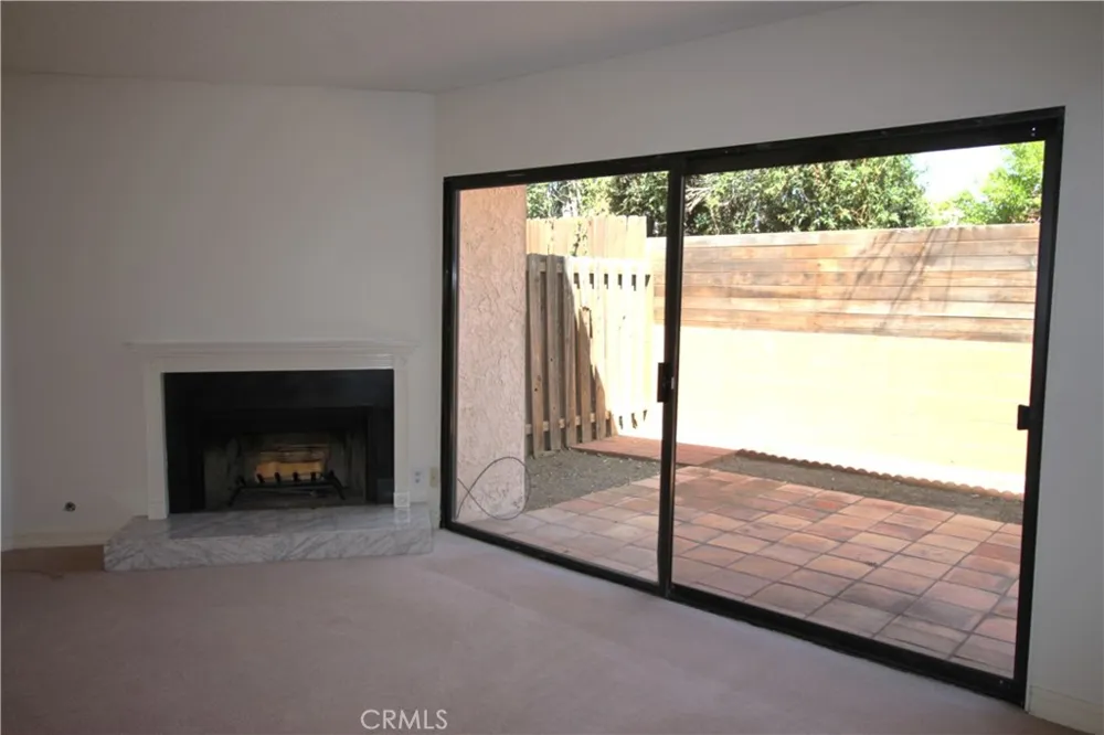 9906 Owensmouth #12 Chatsworth, CA 91311