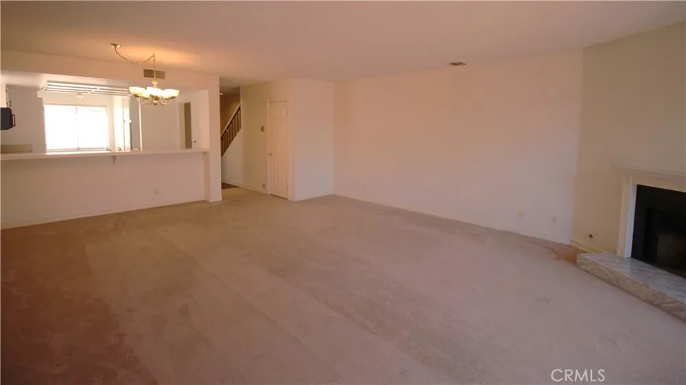 9906 Owensmouth #12 Chatsworth, CA 91311