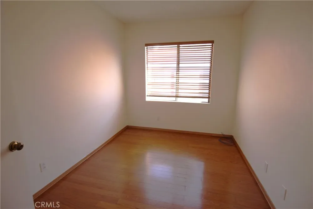 9906 Owensmouth #12 Chatsworth, CA 91311