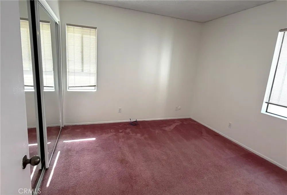 9906 Owensmouth #12 Chatsworth, CA 91311