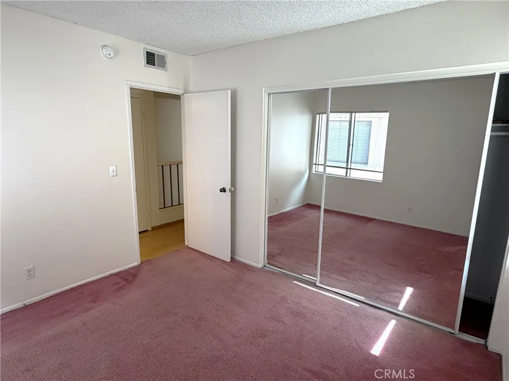 9906 Owensmouth #12 Chatsworth, CA 91311