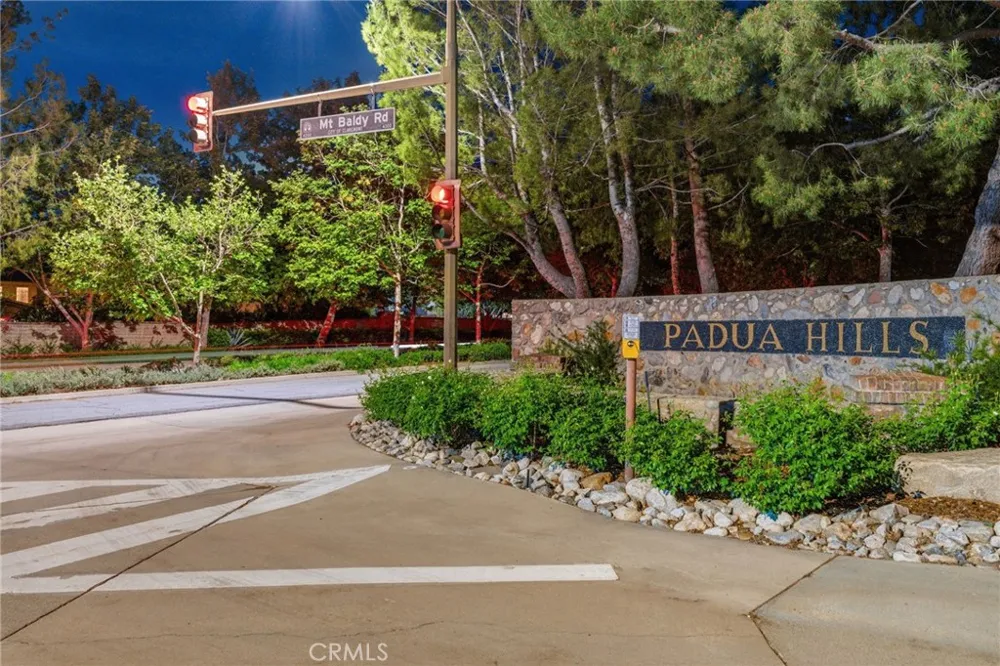 4463 Cardinal Cushing Claremont, CA 91711