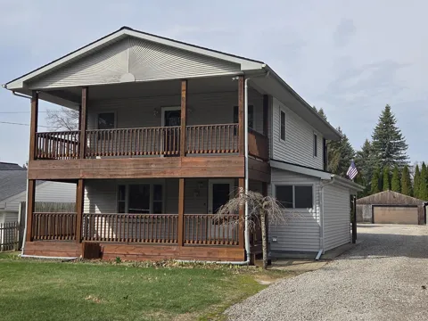 232 Bender Street