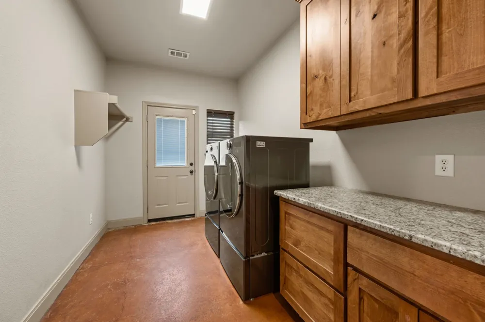 3019 FM 718 Newark, TX 76071